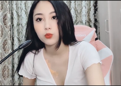 Gái xinh chát sex khoe lồn khoe vú trên mạng